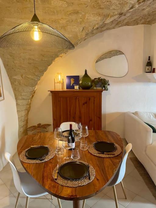 Charmante Maison De Village Au Pied Du Luberon Cabrieres-d'Aigues Exterior photo
