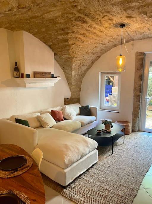 Charmante Maison De Village Au Pied Du Luberon Cabrieres-d'Aigues Exterior photo